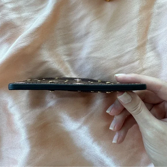 Louis Vuitton floral studded card holder - Picture 6 of 7